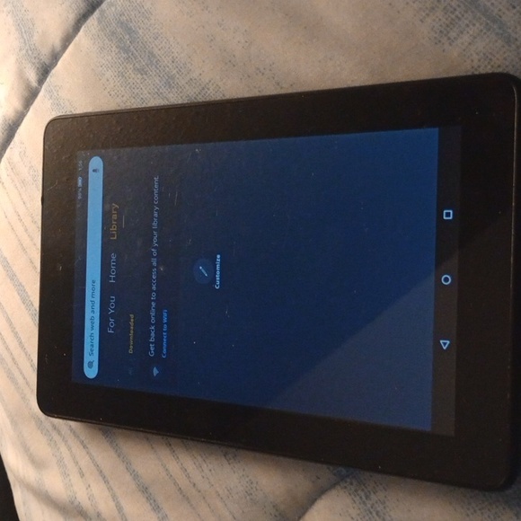 Amazon Kindle Fire - Picture 3 of 4